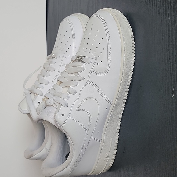 Nike Men's 9 Air Force Sneakers - Picture 3 of 5